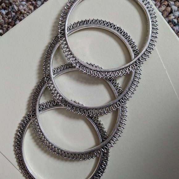 Silver bangles - Picture 2 of 3